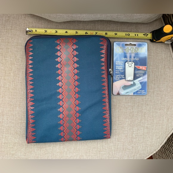 Bundle: Tablet Cover & Cellphone Flashlight 1) Blue with Red Pattern 2) Unopened - Picture 3 of 9